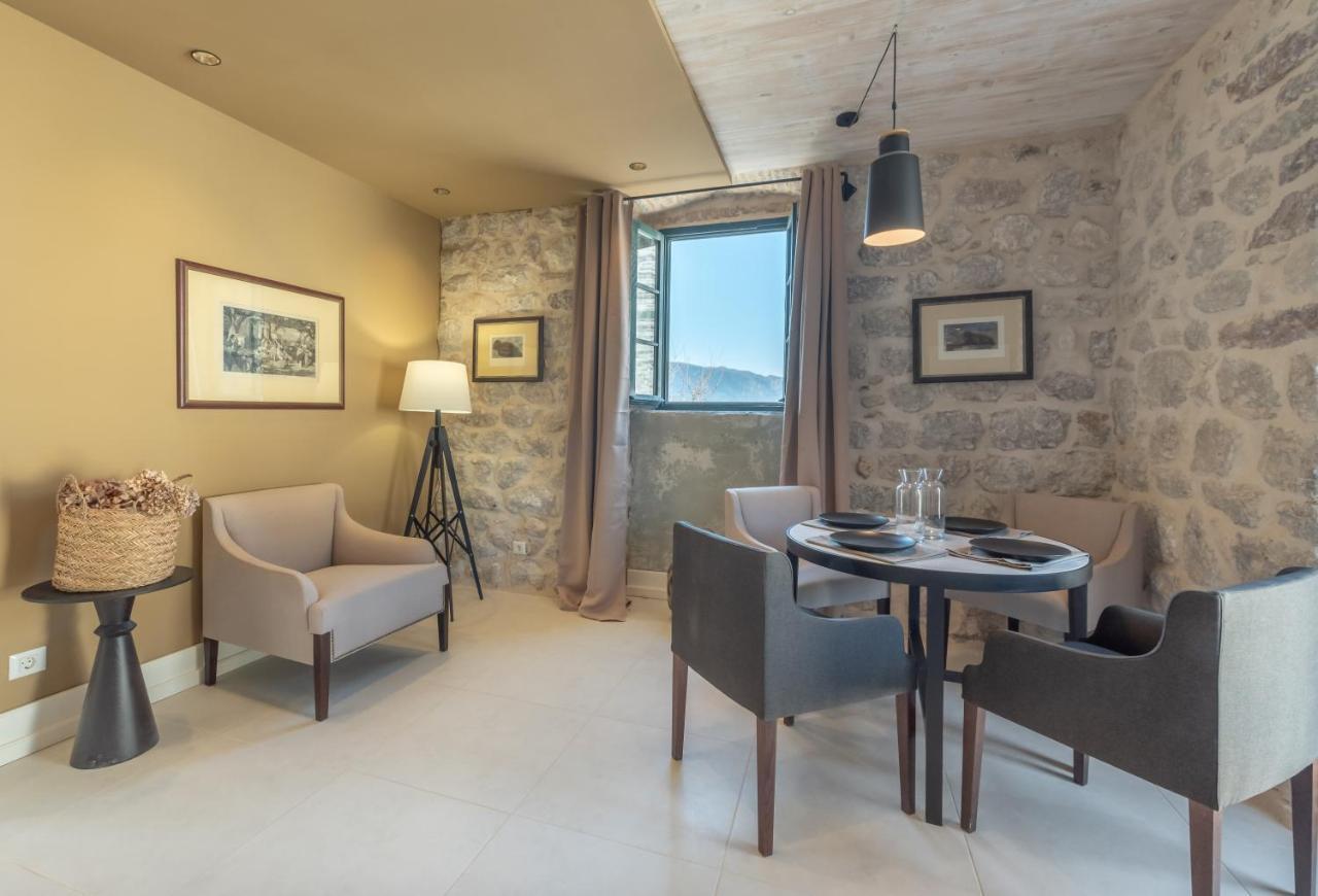 Apartments Gabela Рисан Екстериор снимка