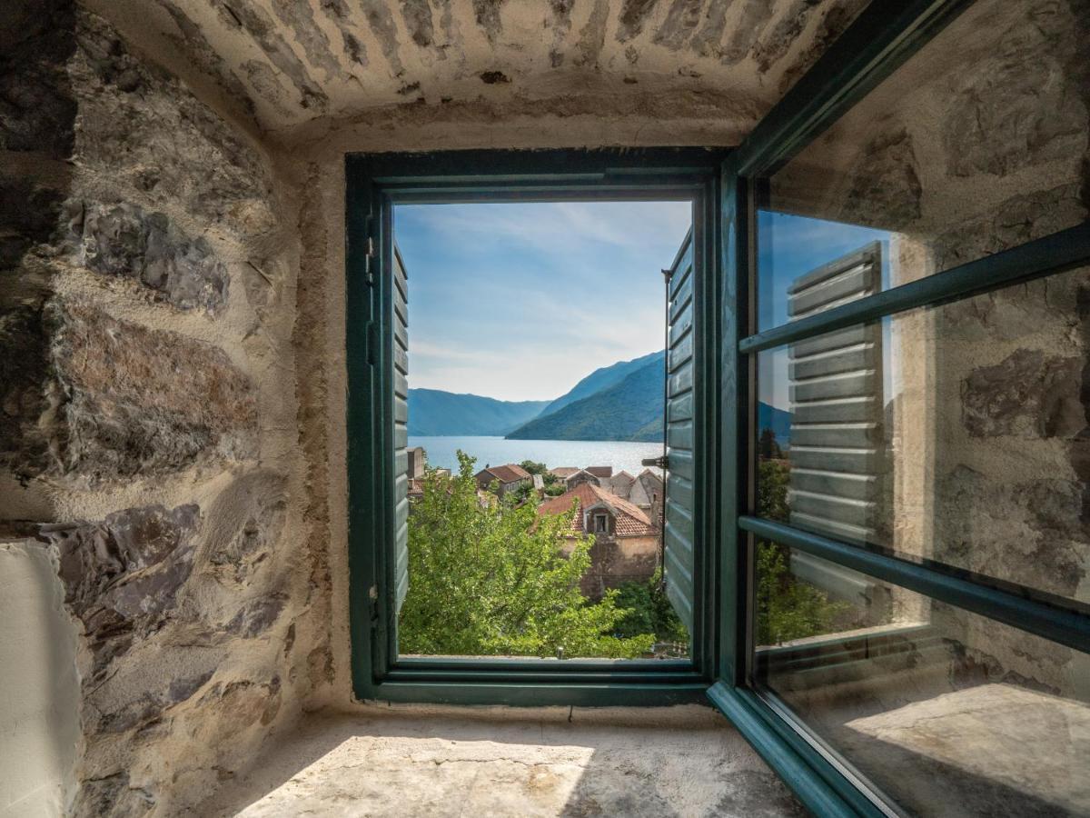 Apartments Gabela Рисан Екстериор снимка